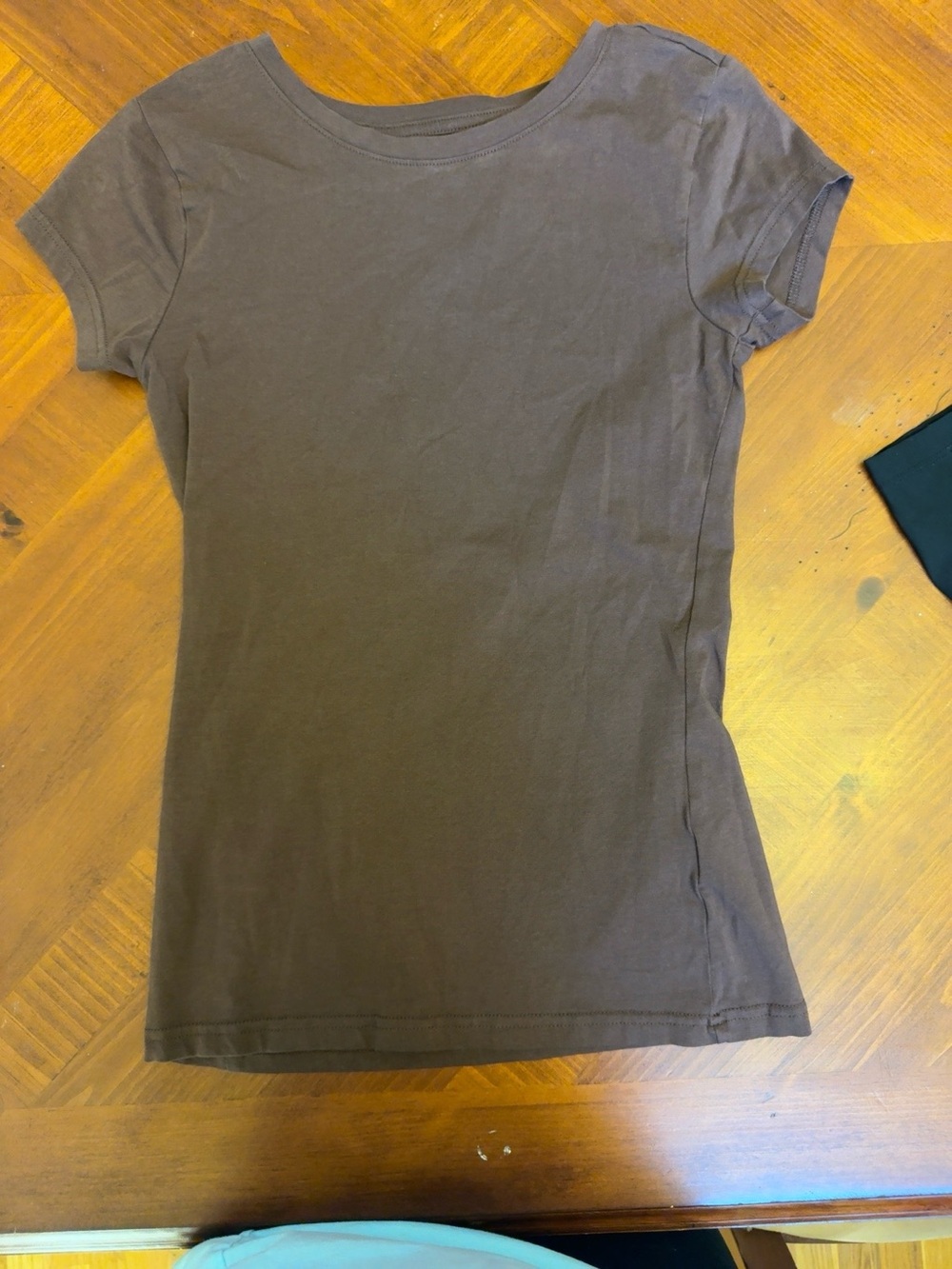 Derek Heart Short-Sleeve Crewneck Tee in Brown